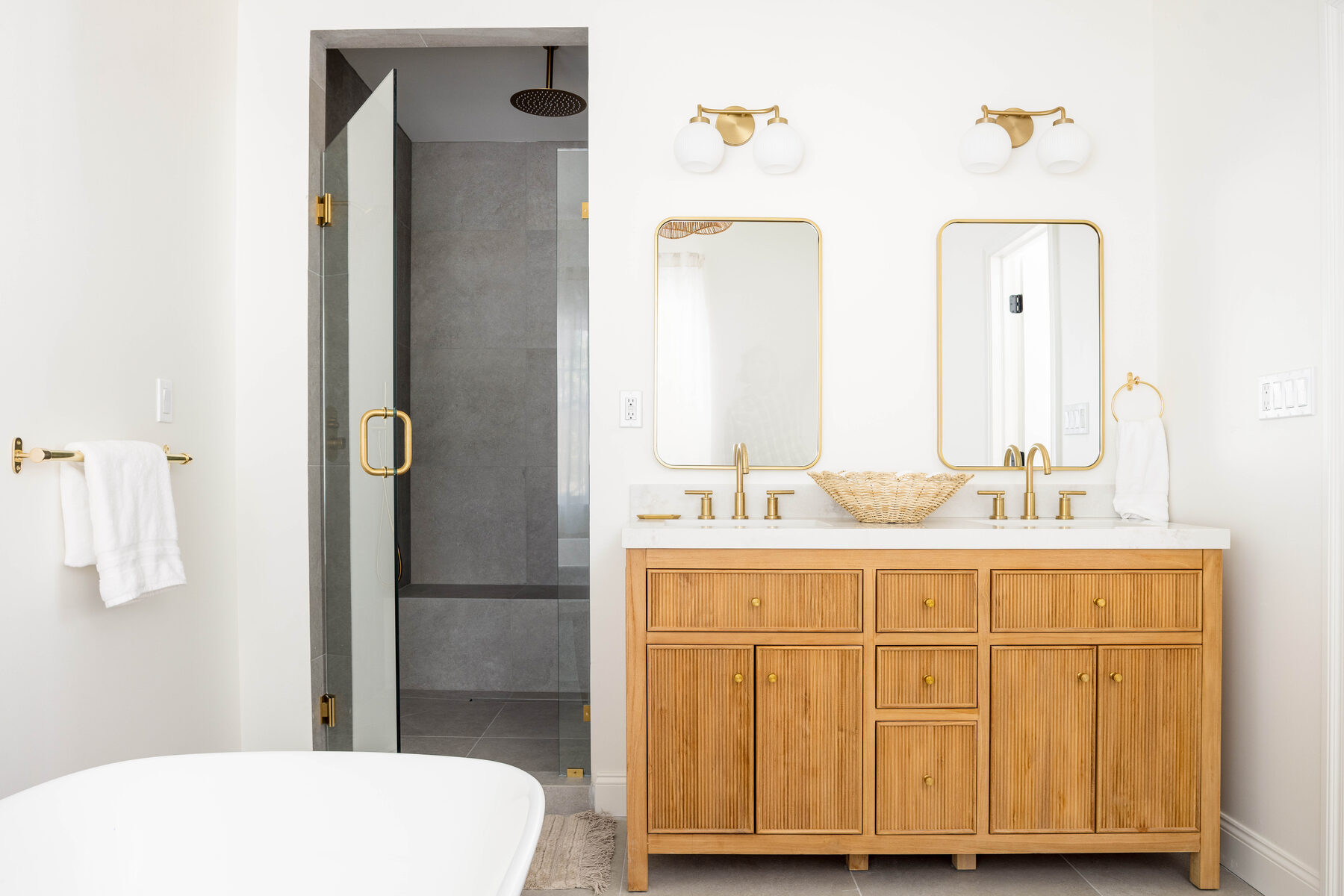 Primary bath with double vanity and soaking tub